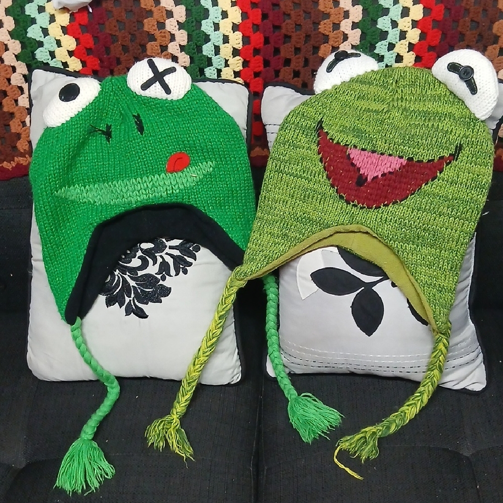 Green Frog Knit Beanie Hat Bundle